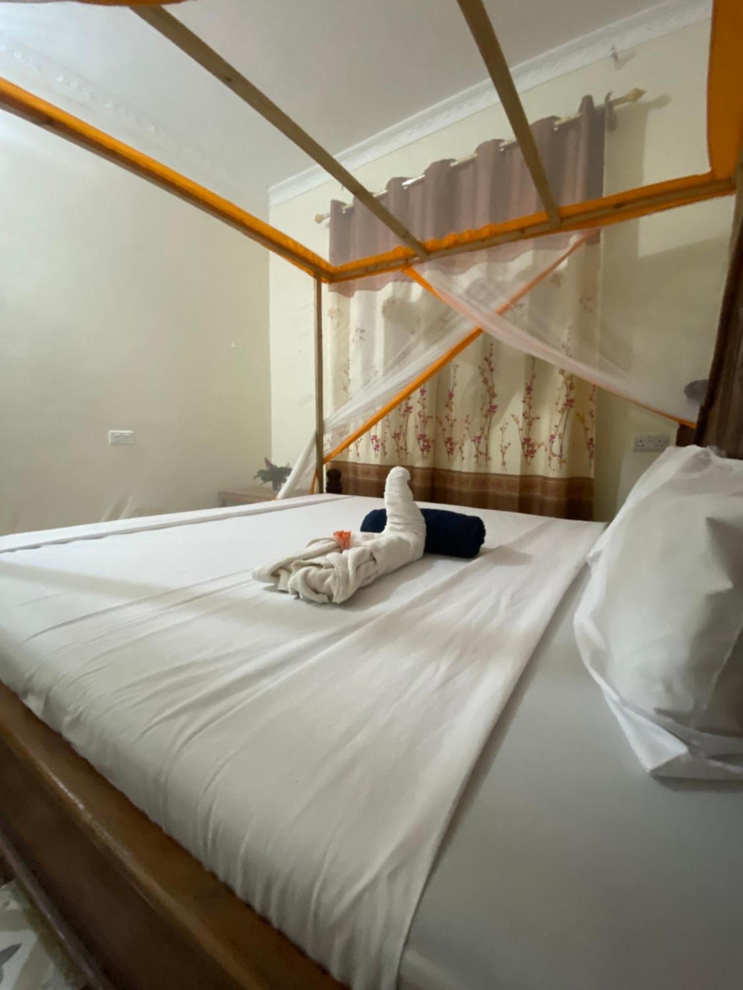 Falcon House Kendwa Bed & Breakfast Eksteriør bilde